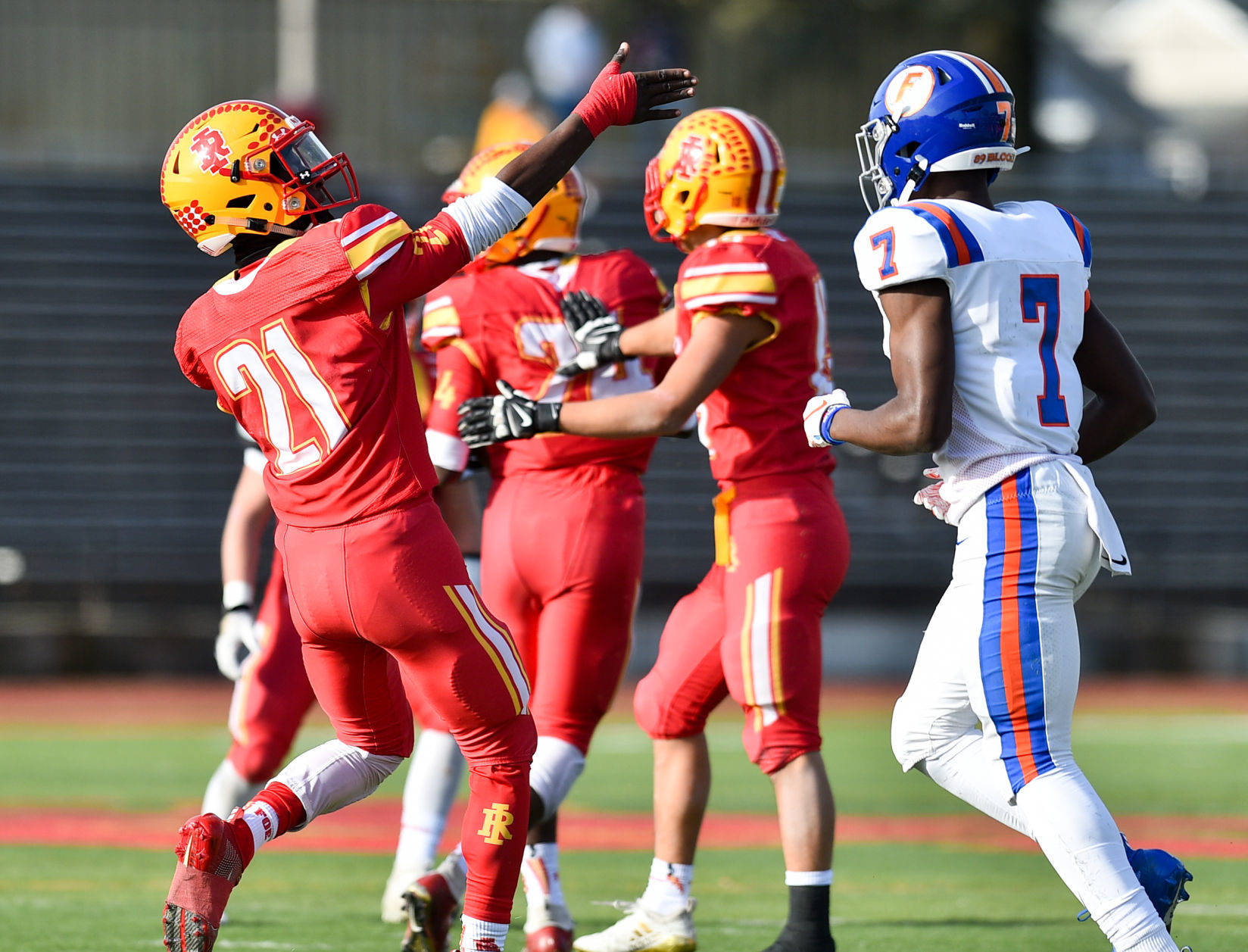 110919-mda-spt-rocky-football-032a.jpg